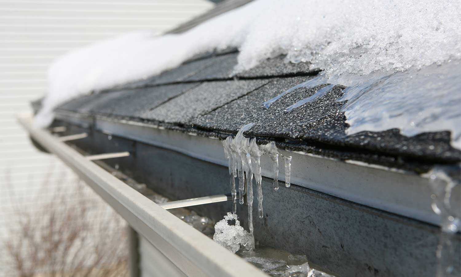 How to Interpret Uneven Snow Melt on Roof - Ecotelligent Homes